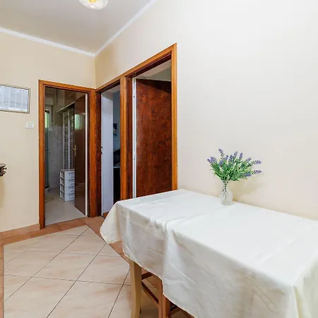 Nur 100 Meter Zur Kristallklaren Adria Apartman